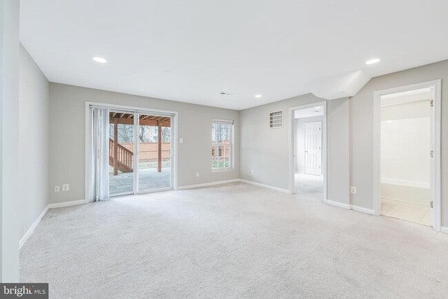 Building Photo - 21765 Tottenham Hale Ct