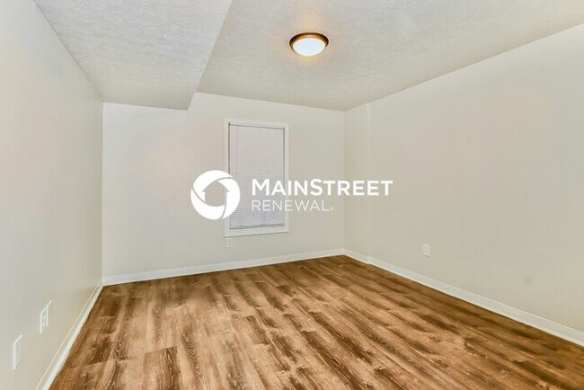Building Photo - 3 Bedroom Pet-Friendly Home in Louisville,...