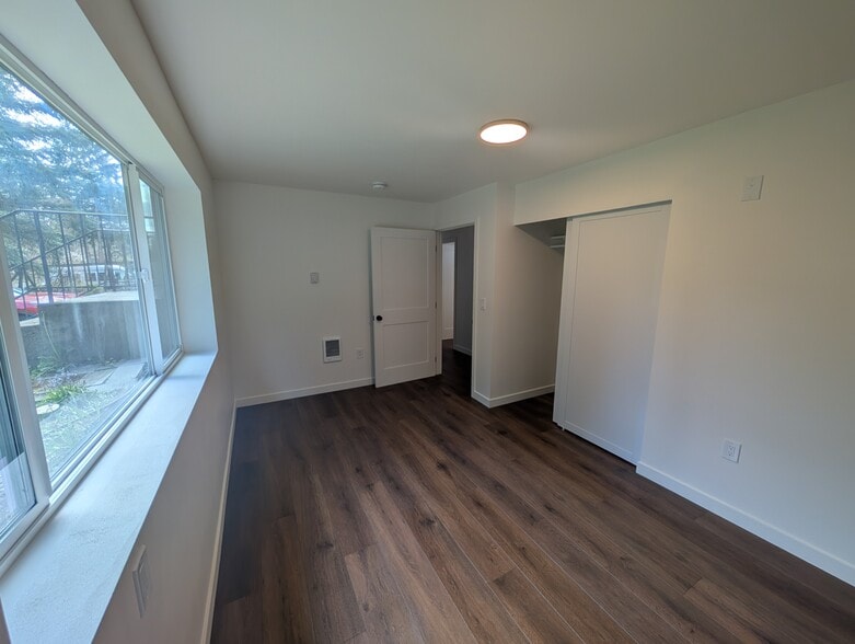 Building Photo - 1829 East End St NW