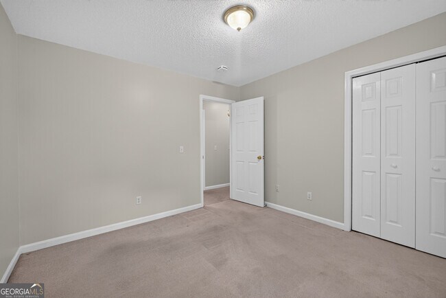Building Photo - 129 Springbrook Dr