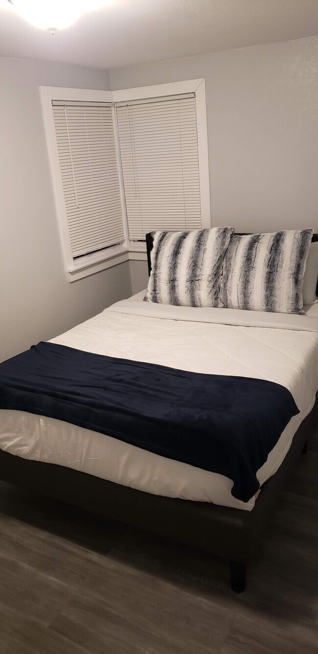 Building Photo - 812 Raleigh St