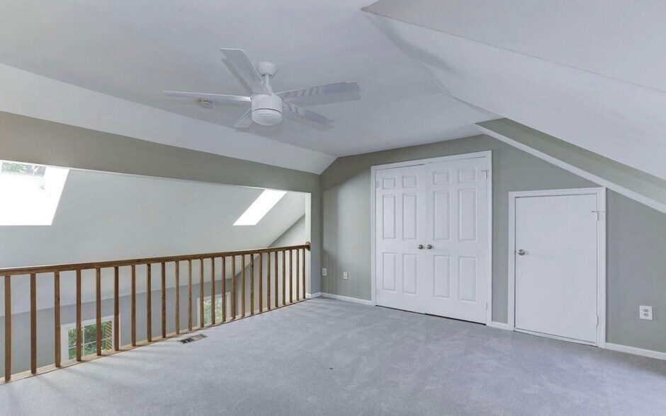 Building Photo - 5415 Grove Ridge Way
