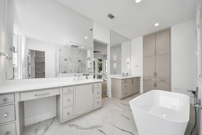 Building Photo - 2232 Swift Blvd