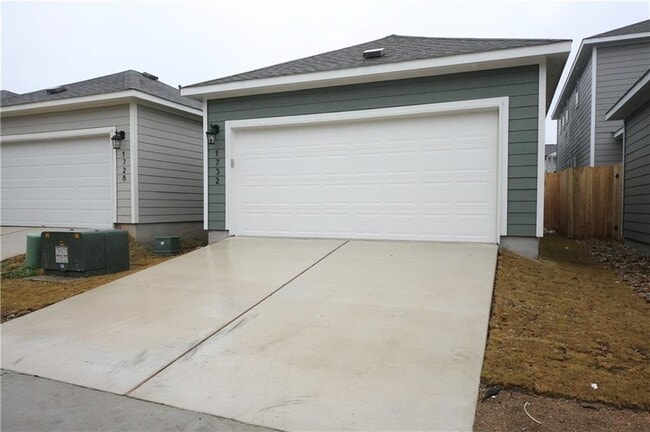 Building Photo - 1732 Fountain Bridge Dr