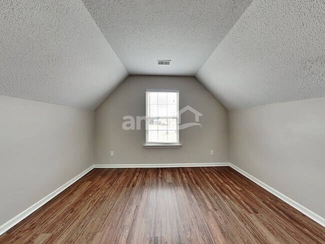 Building Photo - 1 Planters Grove Dr