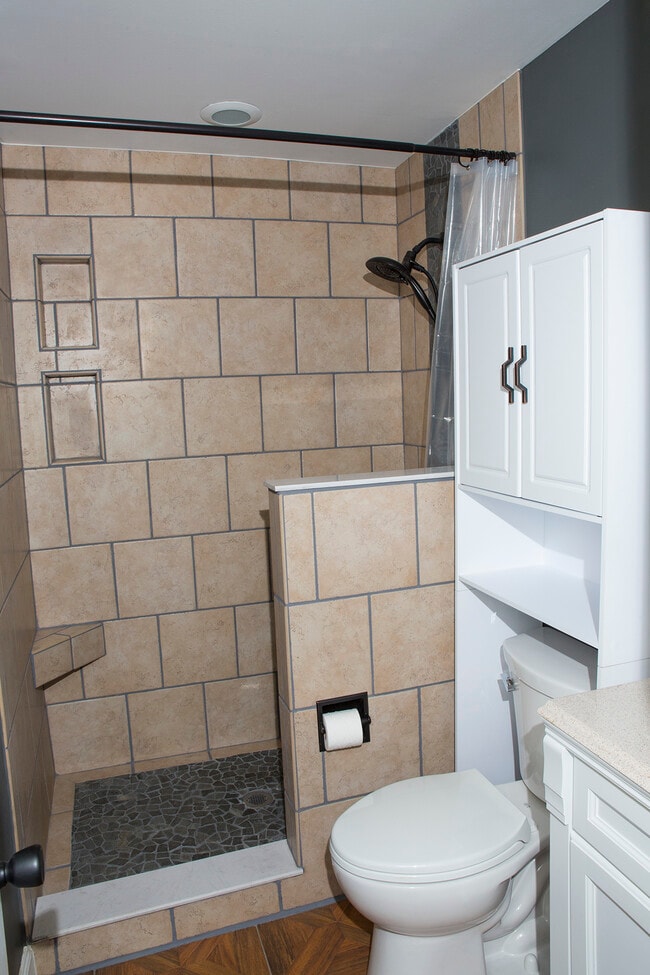 Building Photo - 1931 Tarpon Ct