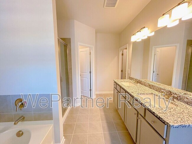 Building Photo - 2606 Mls Cmn Dr