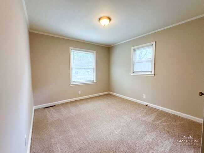 Building Photo - 4210 Welling Ave