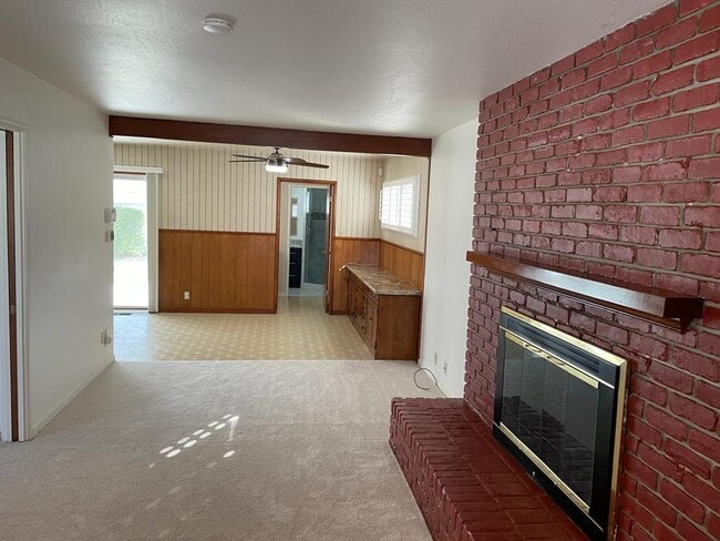 Building Photo - 130 E Emerson Ave