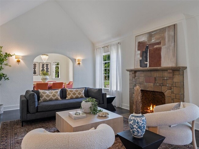 Building Photo - 212 Edgemere Ct