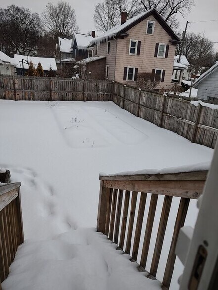 Building Photo - 416 Colton Ave