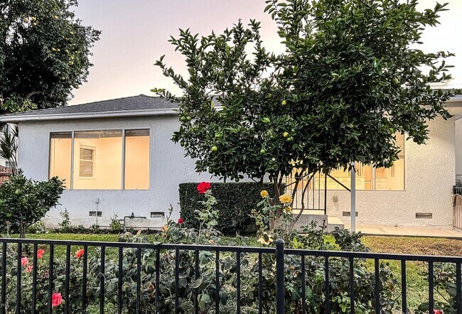 Building Photo - 345 N Florence St