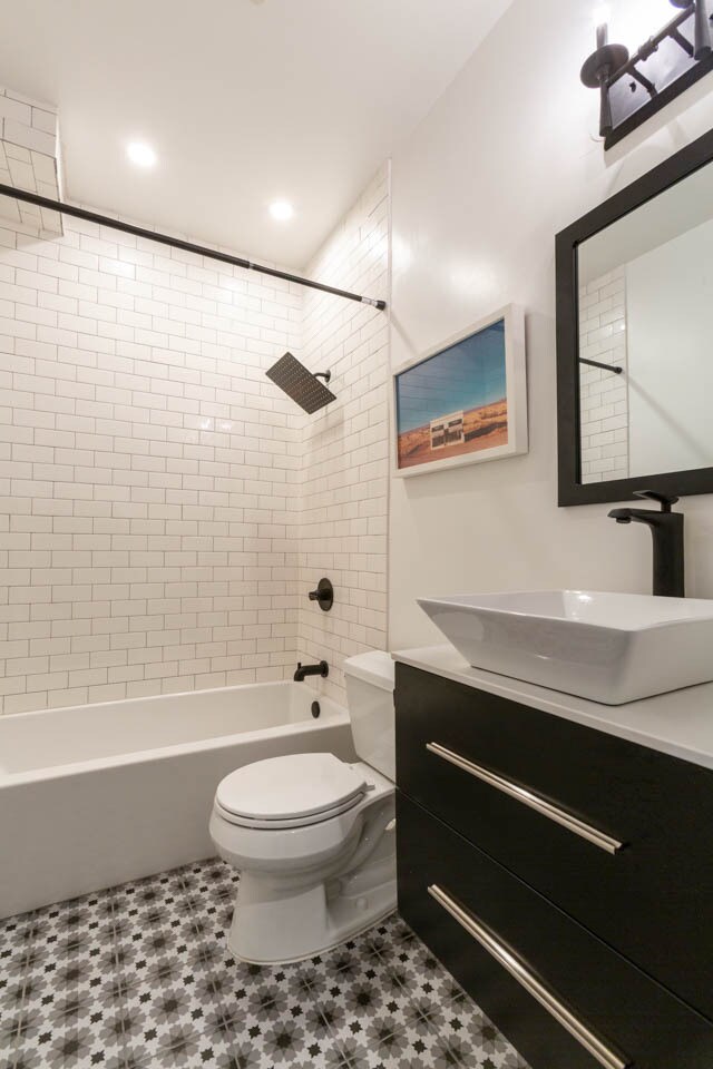 Building Photo - 900 N Hoover St