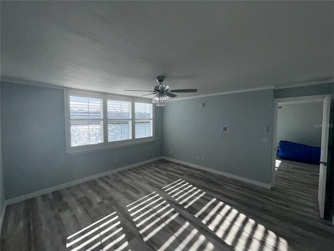 Building Photo - 7625 Sun Island Dr S