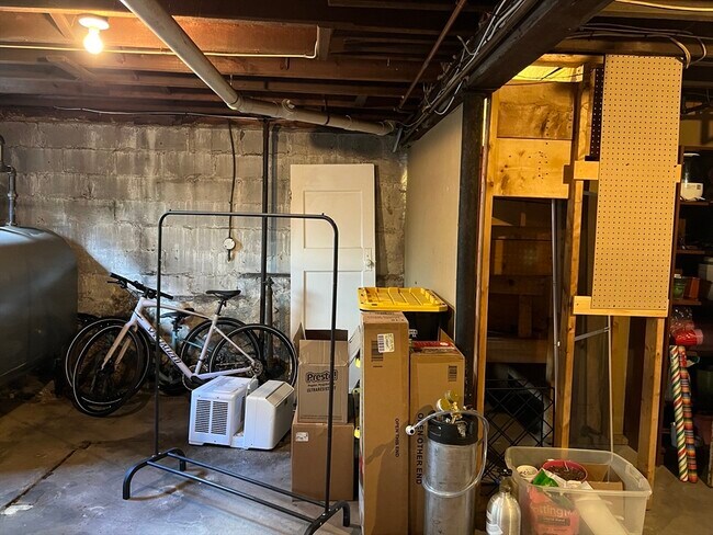 Building Photo - 52 Mt Vernon St