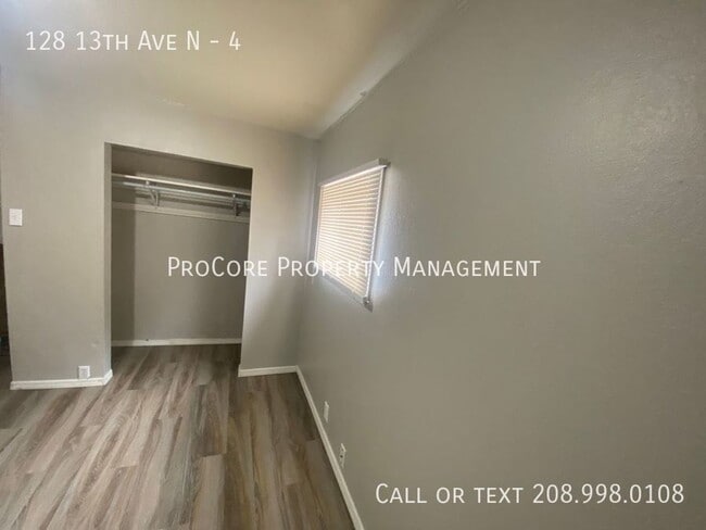 Building Photo - 128 13th Ave N
