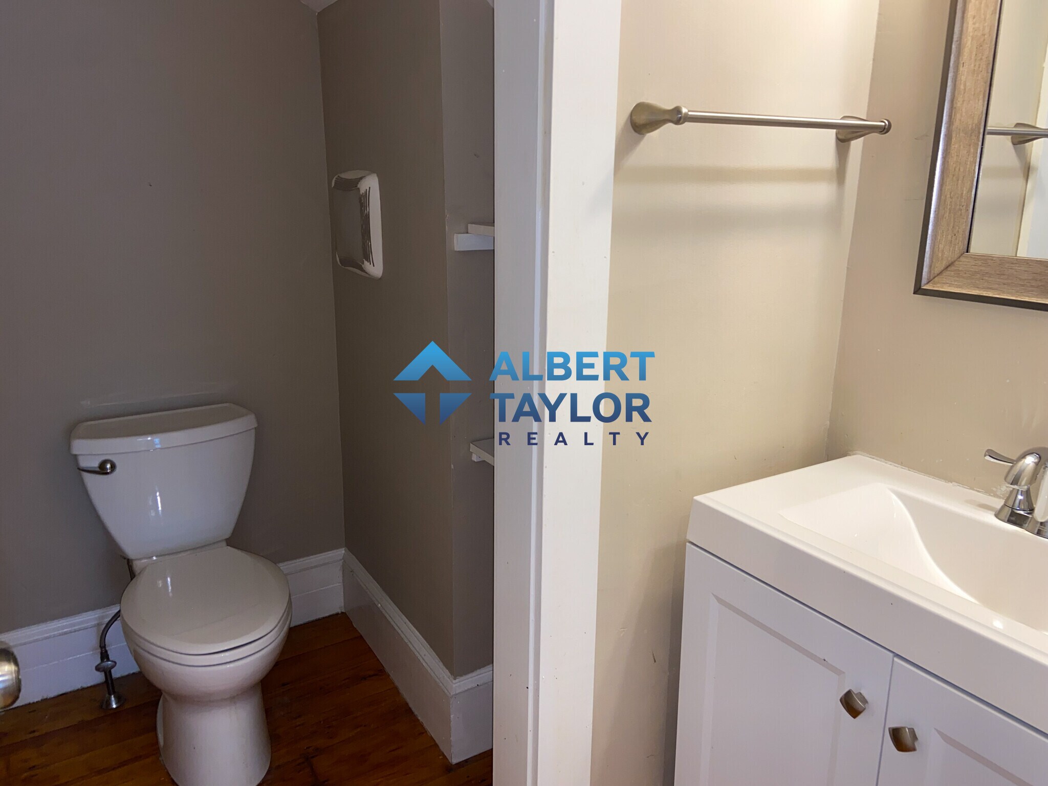 Building Photo - 13 Sachem St