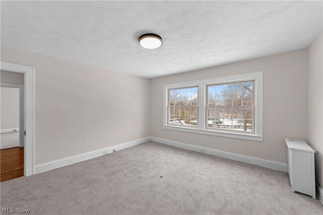 Building Photo - 867 East Blvd