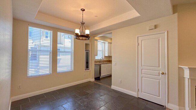 Building Photo - 37 Hinterland Way