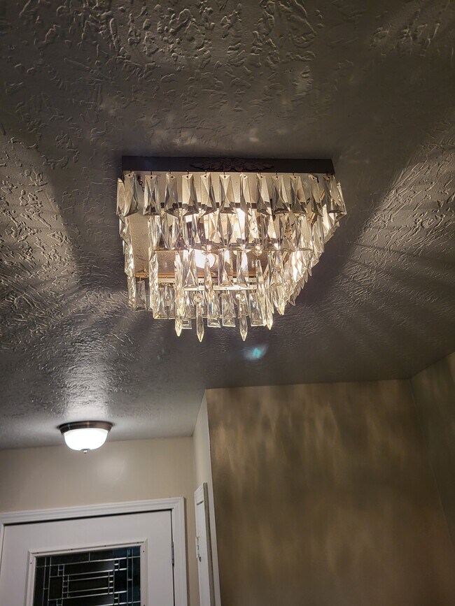 Vintage Crystal Chandelier - 337 Kenwood Avenue
