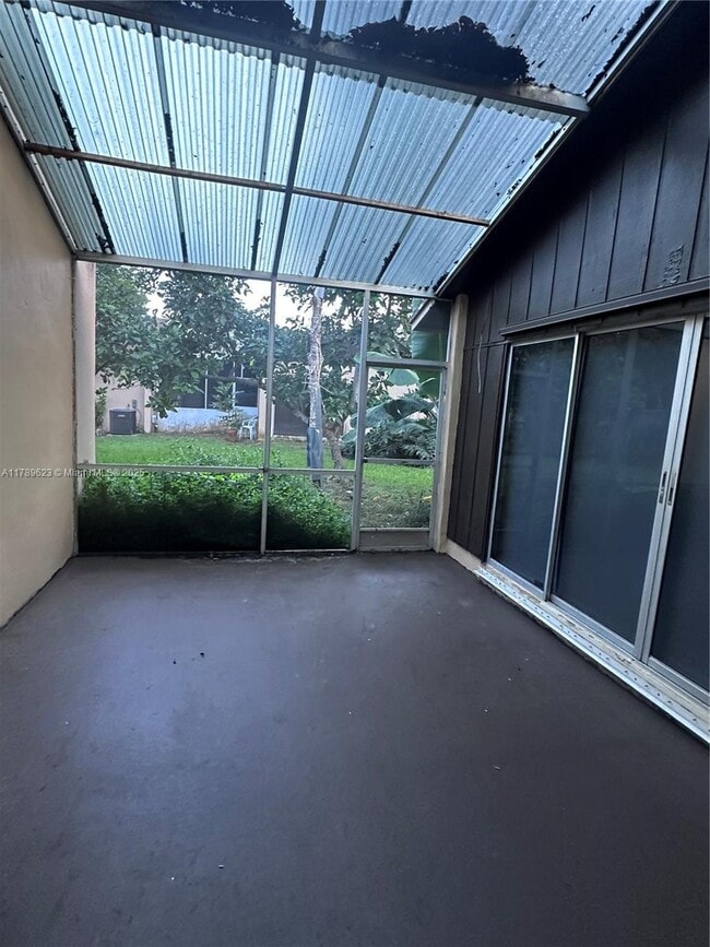 Building Photo - 9300 E Elm Ln