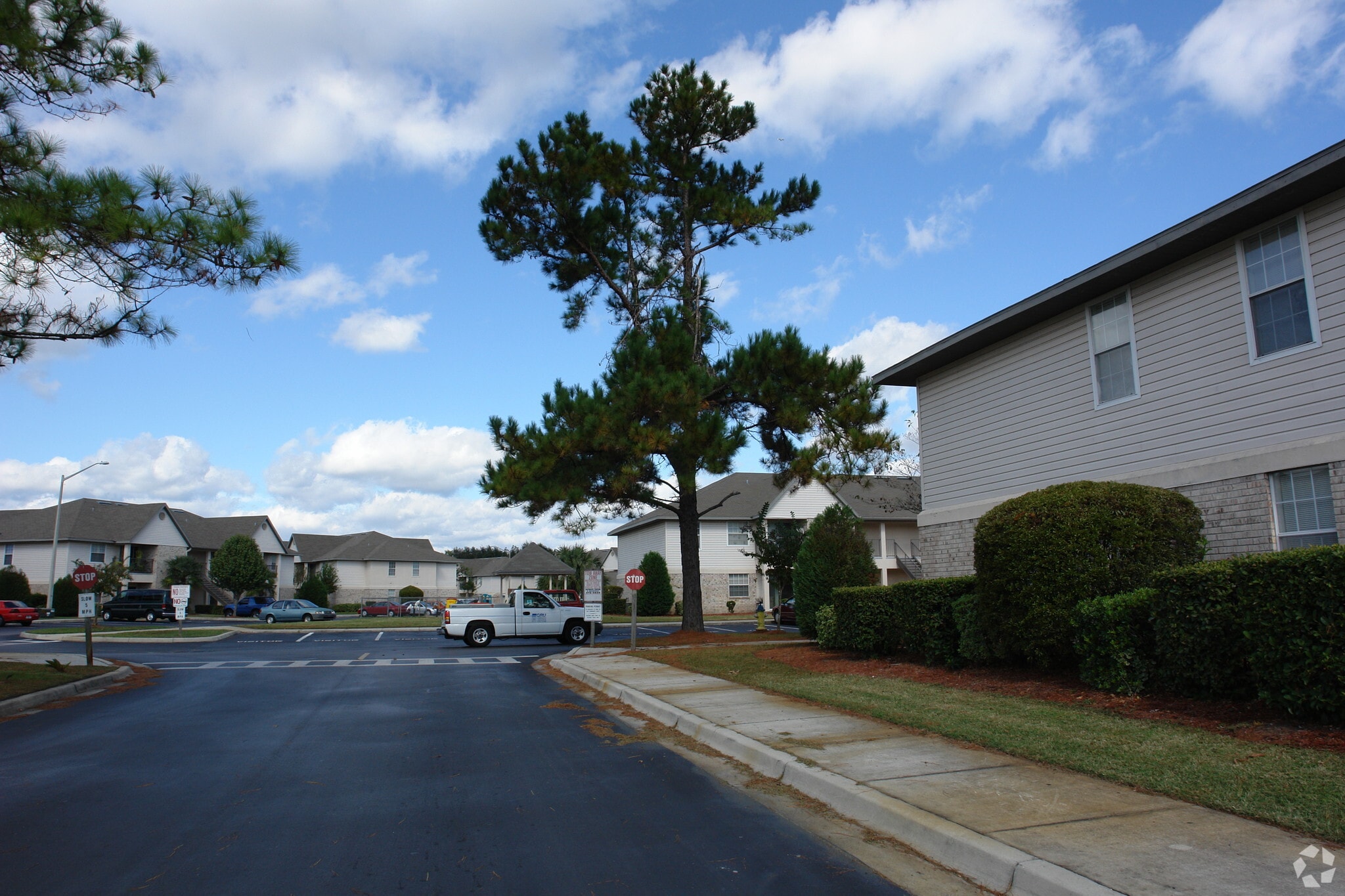 5500 SW Archer Rd - Madison Cove