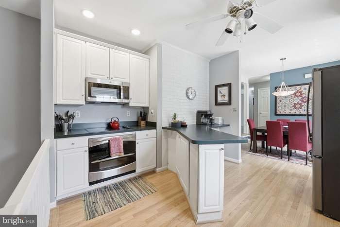 Building Photo - 9220 Forest Haven Dr