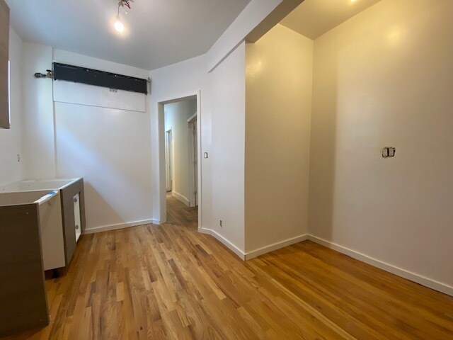 Building Photo - 1254 W Loyola Ave