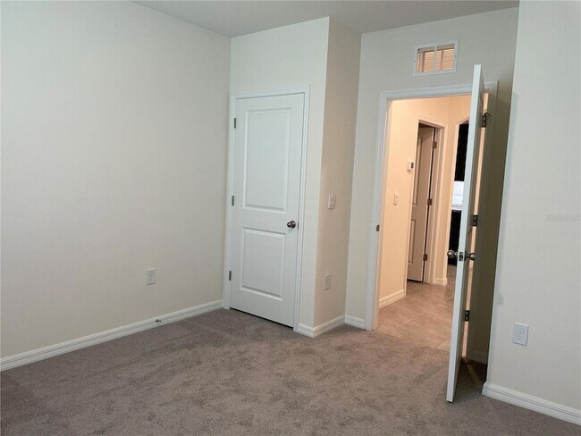 Building Photo - 5535 Hollingworth Trl