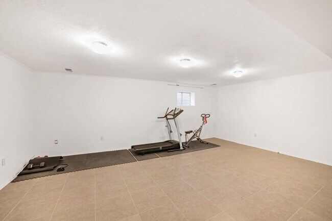 Building Photo - 23 Honey Brook Ln