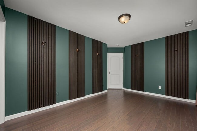 Building Photo - 3525 Darrell Dr