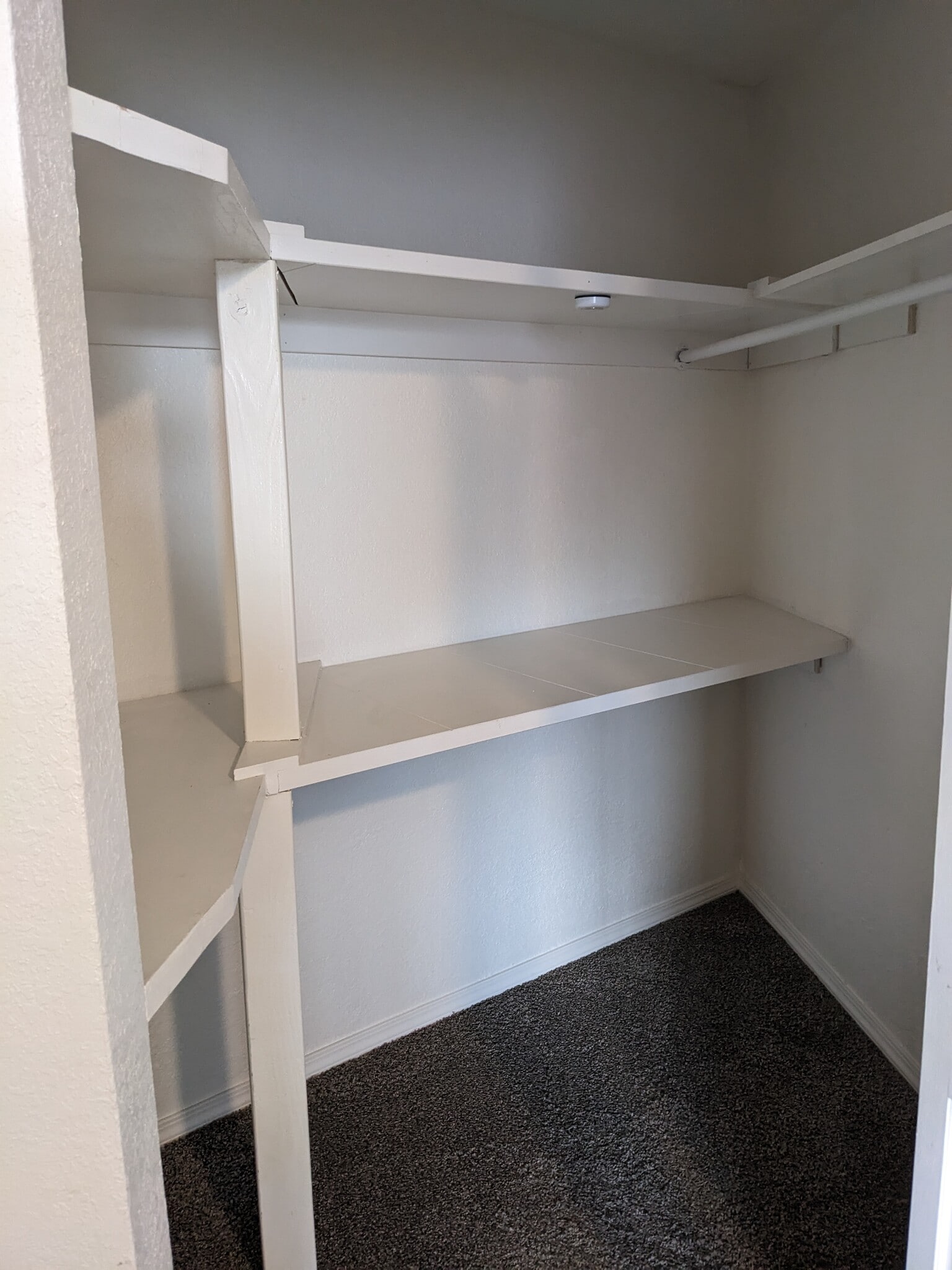 Building Photo - 3118 E MARIETTA AVE APT 2