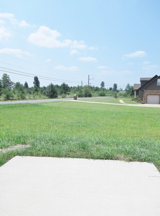 Building Photo - Home in Pleasant Grove... Available to View Now!!!