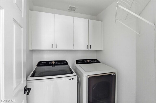 Building Photo - 5204 Elm Grove Dr