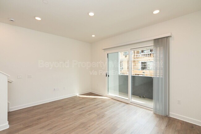 Building Photo - 2126 Senita Dr