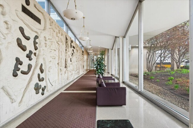Building Photo - 3550 N Lake Shore Dr
