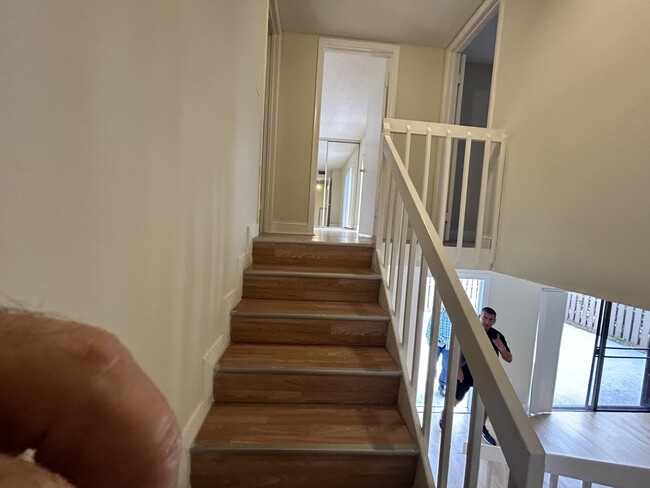 Building Photo - 705 7th Ct