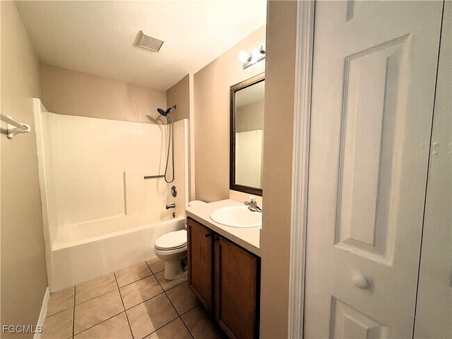 Building Photo - 1710 NW 17th St