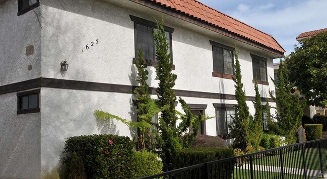 Building Photo - 1625 257th St