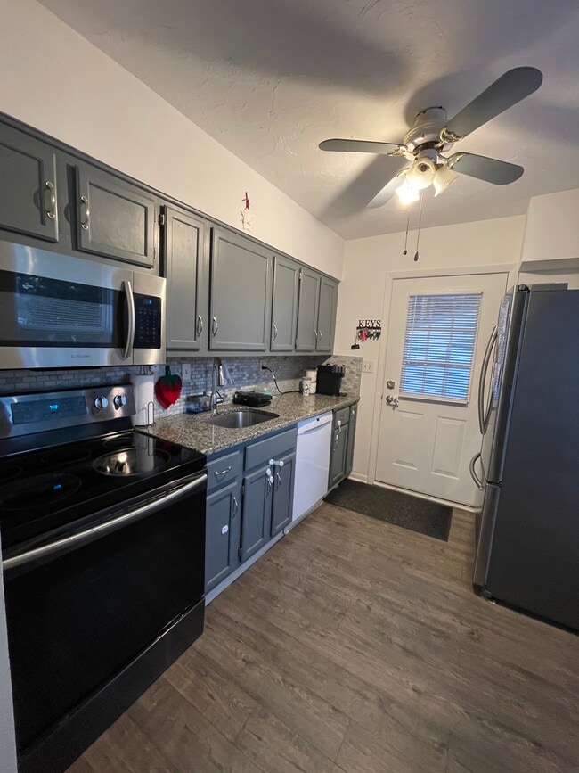 Building Photo - 4195 W 210th St