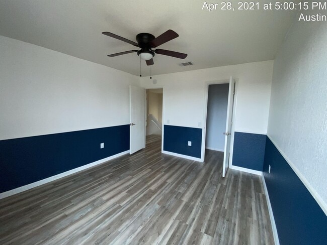 Building Photo - 5713 Silver Screen Dr