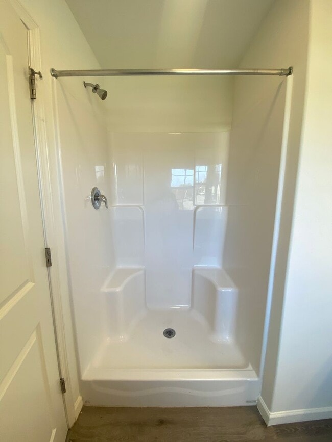 Building Photo - Beautiful 3 Bedroom, 2.5 Bath Townhome in Dallastown Schools!