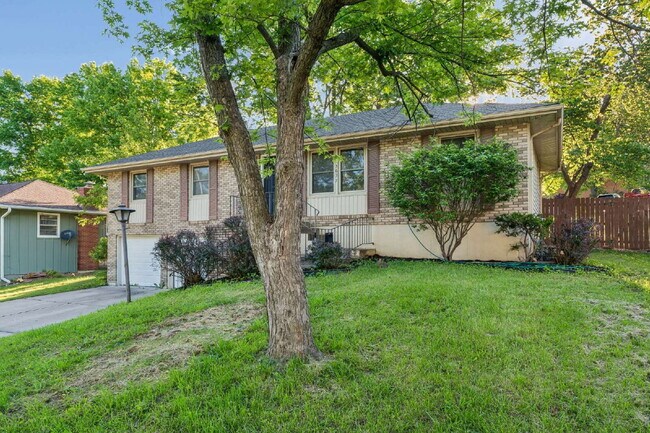 Building Photo - COMING SOON!! Charming 3-Bedroom Home with Spacious 2160 Sq Ft Layout in Independence, MO!