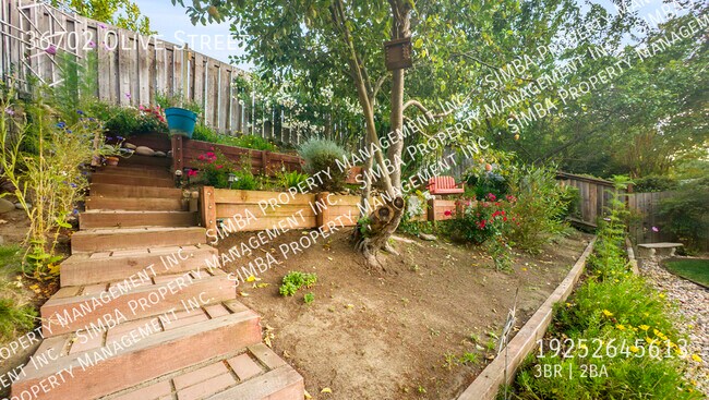 Building Photo - 36702 Olive St