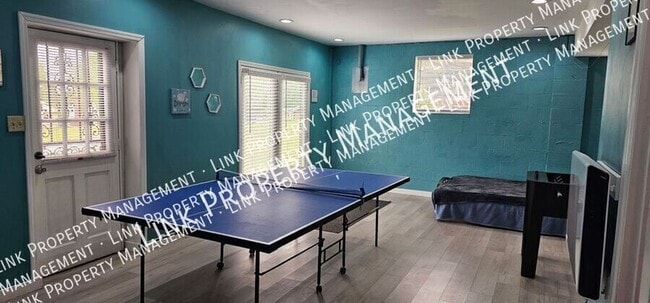 Building Photo - 2433 Meade Cir