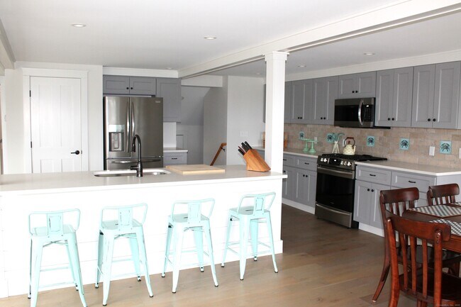 Building Photo - 50 Mumford Cove Rd