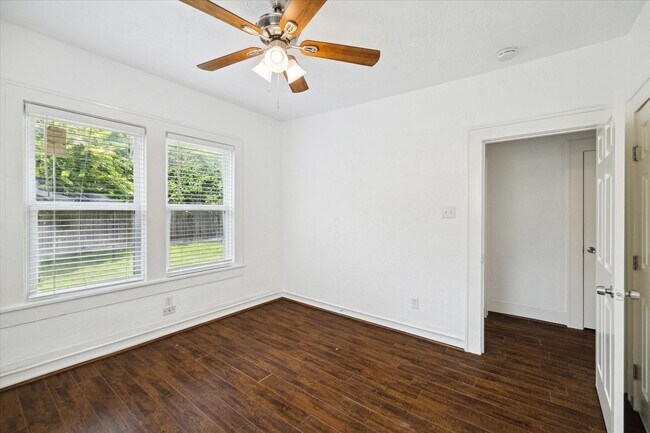 Building Photo - 2611 Isabella St