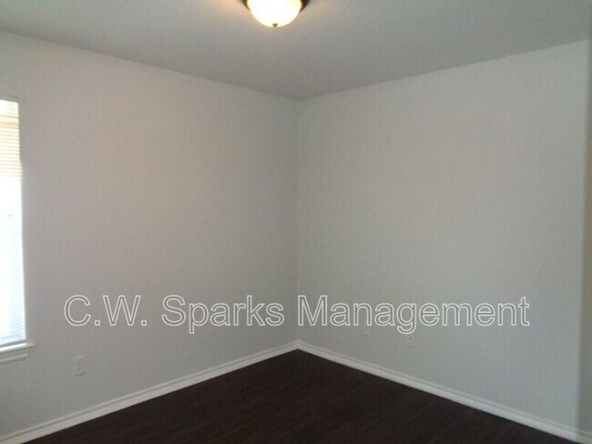 Building Photo - 13651 Biggs St