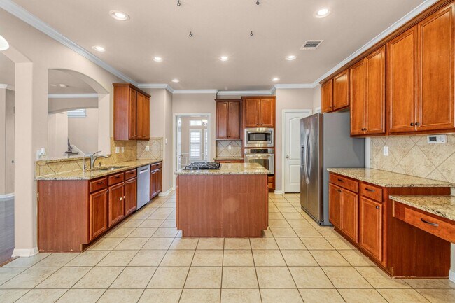 Building Photo - 8707 Roswell Ridge