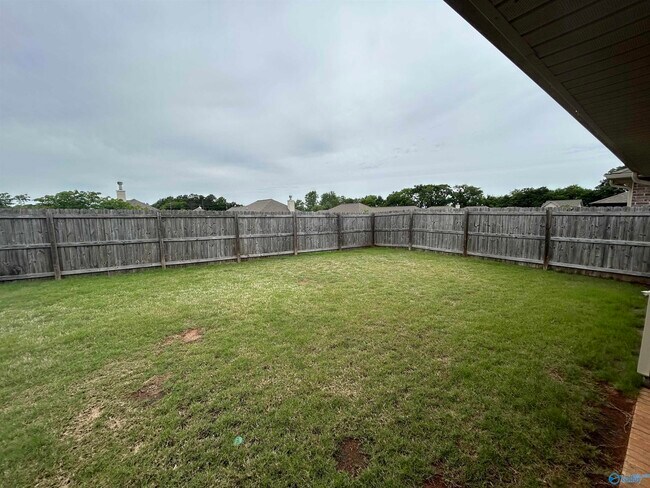 Building Photo - 122 Daymark Dr